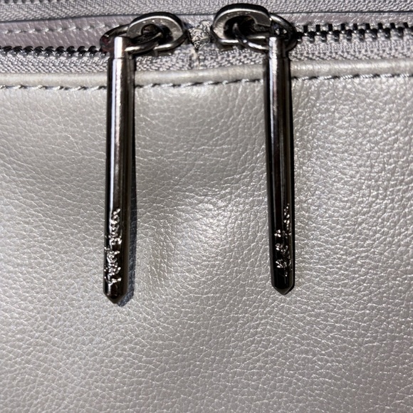 Elliot Lucca  business satchel shoulder  bag  2 padded compartments leather EUC - Picture 14 of 17